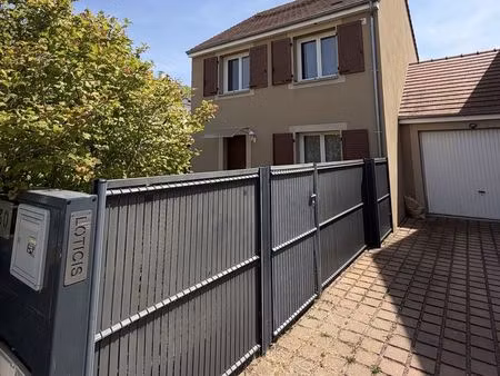 maison de 4piéces avec garage