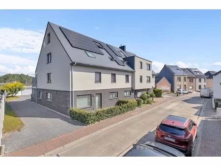 appartement te koop in zandbergen met 3 slaapkamers