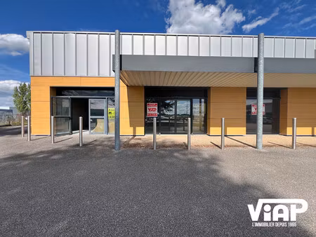 location local commercial