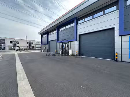 location local commercial 6 pièces