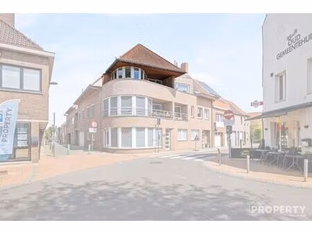 appartement te koop in hulste met 3 slaapkamers