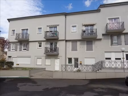 location local professionnel 67m²