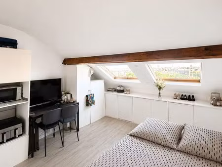 studio à courbevoie (92400)