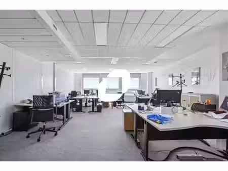 location bureaux courbevoie 92400 242m²