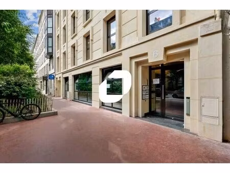 location bureaux 157 m²