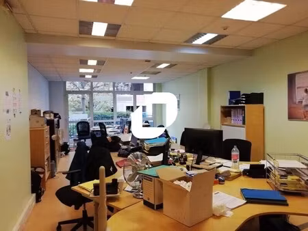location bureaux 307 m²