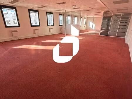 location bureaux 140 m² à 281 m²