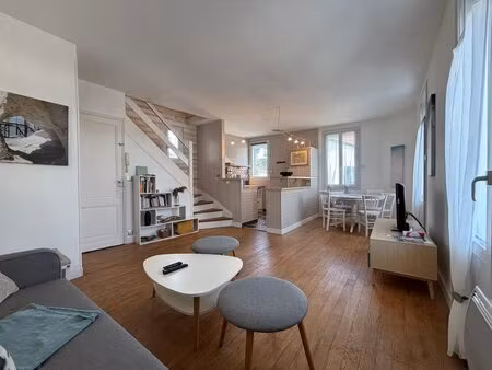 très bel appartement en duplex au cœur du centre ville et 100 m plage