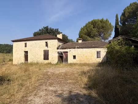 proche agen  propriété agricole au calme sur 32ha