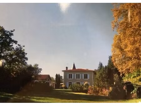 château le trouilh - propriété privée isolée avec parc  piscine et court de tennis
