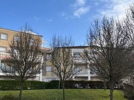 bel appartement 3 pieces avec terrasse à 400 m plage