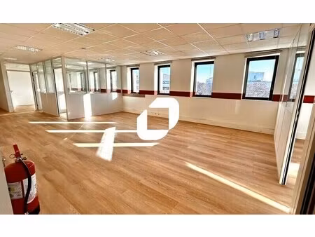 location bureaux 150 m²