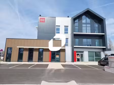 location bureaux plaisir 78370 83m² à 2254m²