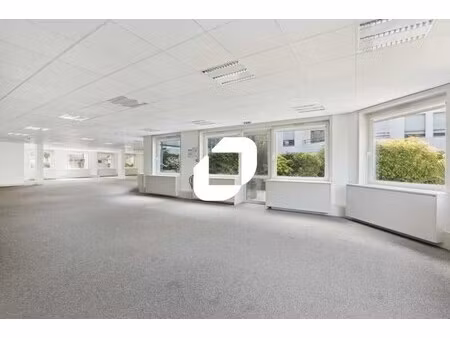 location bureaux 324 m² à 1 456 m²