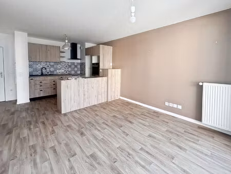location appartement 2 pièces  37.39m²  mennecy