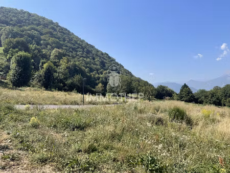 terrain 651m2