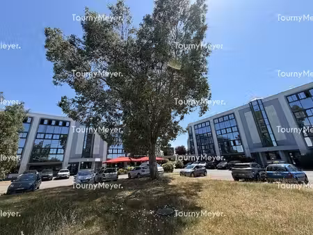 location bureaux 82m² à 1246m²