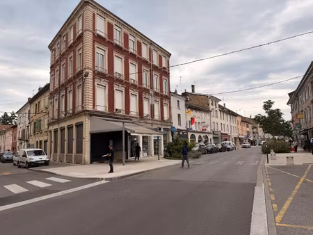 location commerce 4 pièces 57 m² à bourgoin-jallieu (38300)