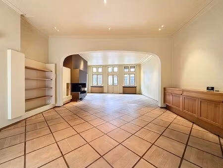 commercieel te koop in ieper met 4 slaapkamers