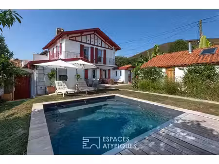 l'élégance d'une maison basque bercée par la nature
