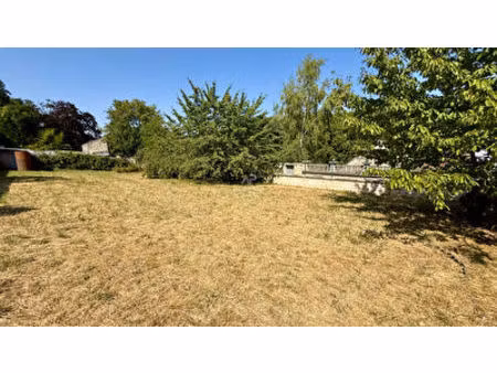 terrain vaureal 738 m2
