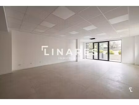 location commerce saint cyr sur mer 83270 63m²