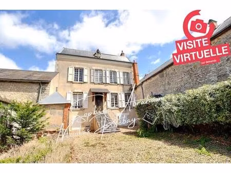 élégante maison bourgeoise avec parc arboré au coeur de toury