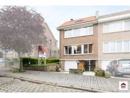 spacieuse maison familiale 3 façades dans un quartier calme