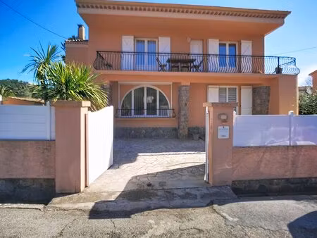 villa saint-raphaël avec piscine - 3p et 4p - 3 places de parking