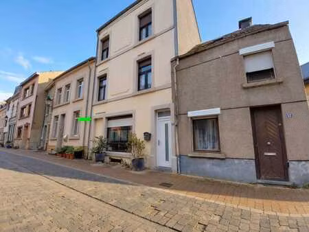 maison de ville à vendre dans le quartier prisé du vieil arl