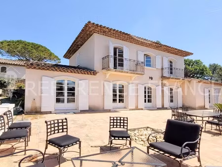 villa de luxe à louer dans le quartier village-le val-cabrieres