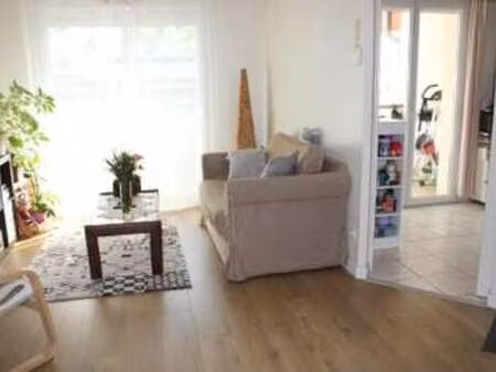 location appartement 2 pièces à nantes (44000) : à louer 2 pièces / 43m² nantes