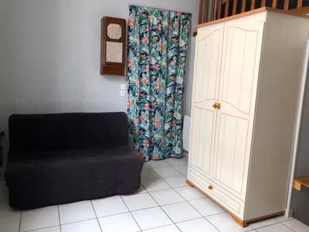 studio avec parking