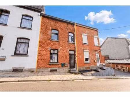 maison 5 ch de ± 140 m² avec jardin  à rénover