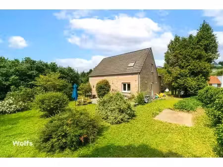 charmante maison d'habitation avec garage et jardin !