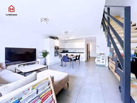 ? à louer - duplex 2 ch. + parking et jardin privatif