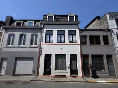 appart 1 ch avec cour de 30m² à 2 pas de l'hyper centre