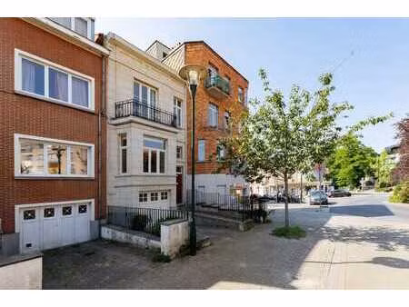 maison (3ch/2sdb) avec terrasses et double garage