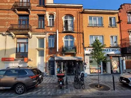 immeuble mixte : commerce + 2 logements