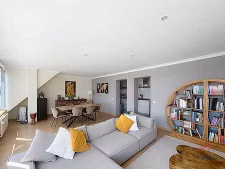 bel appartement 2 chambres + bureau