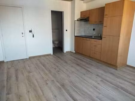 studio prêt à emménager près de la gare d'ypres