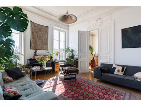 appartement de luxe à vendre dans le quartier saint fiacre-trois maisons
