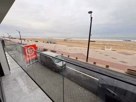 meublé - studio prête à vivre avec vue frontale sur la mer 