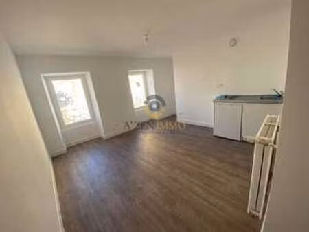 location appartement t1 à bressuire (79300) : à louer t1 / 20m² bressuire
