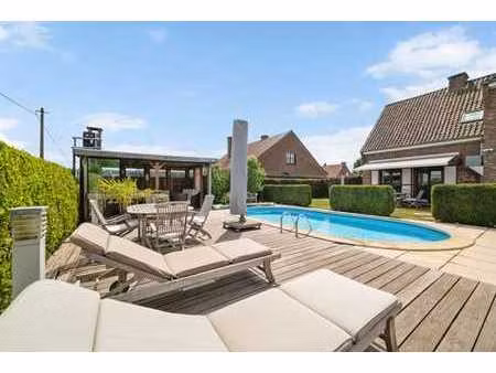 maison avec piscine et pool house à vendre à evergem