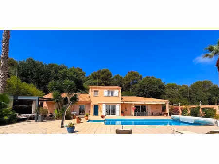 vente villa 6 pièces 230 m² à les adrets-de-l'esterel (83600)  1 190 000 €