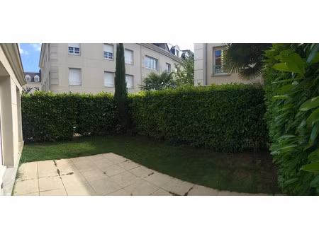 location maison 5 pièces 125.15 m² à garches (92380)  4 000 €