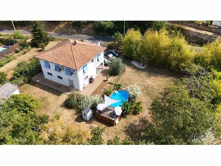 charmante maison de campagne avec jardin et piscine à 5 mins à pied du bourg de mouleydier