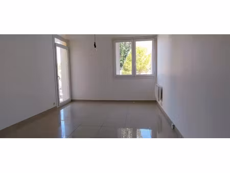 vente appartement 3 pièces 58 m² à marignane (13700)  106 000 €