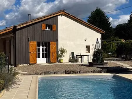 très belle propriété en pierre entièrement rénovée composée de 2 habitations  2 piscines  